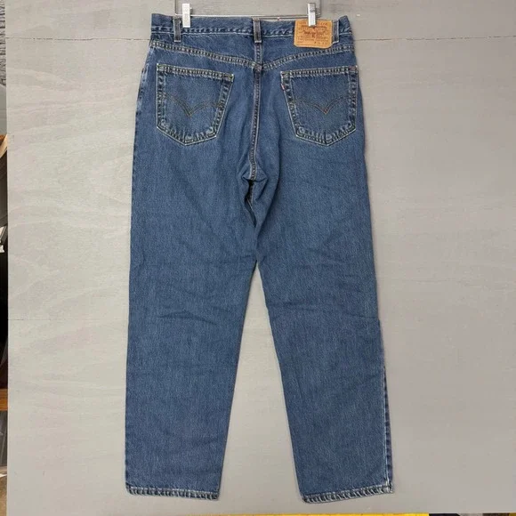 Levis 550 Relaxed Fit Tapered Leg Jeans Mens 36x30 Blue Medium Wash Made in USA - Picture 2 of 5